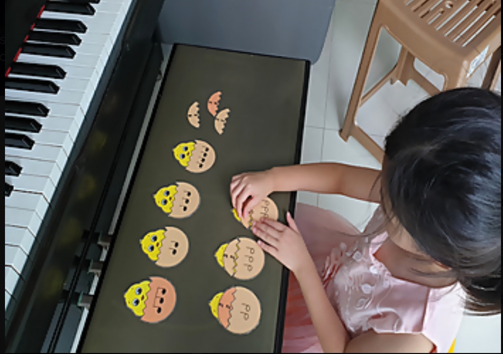 Piano chick game activity